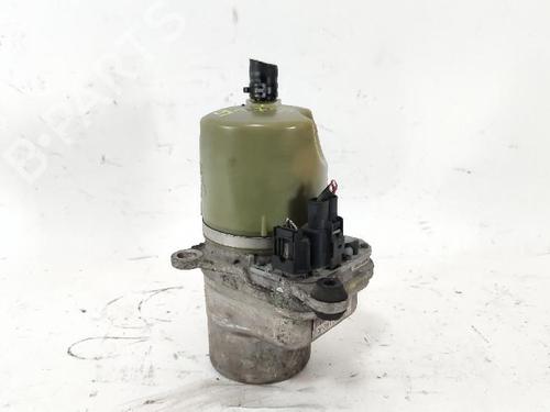 Used Steering pump VOLVO V50 (545) 2.0 D (136 hp) 32103273