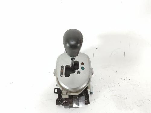 Used Gear lever Gear lever TOYOTA YARIS (_P9_) 1.4 D-4D (NLP90_, NLP90R) (90 hp) 33686878 33686878