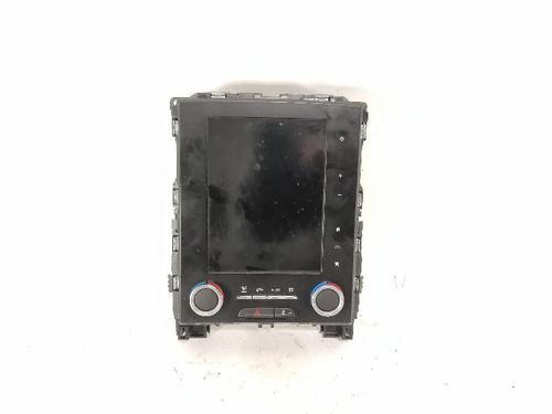 display-monitor-renault-megane-iv-hatchback-b9amn_-2015-40038880 main image