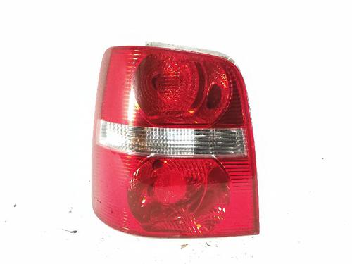 Venstre baglygte VW TOURAN (1T1, 1T2) 1.6 FSI (115 hp) 27424172