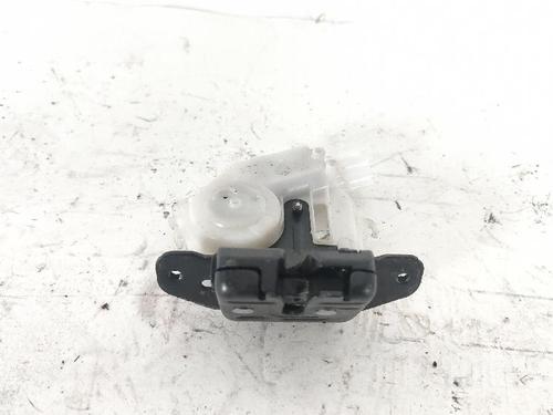 Used Tailgate lock TOYOTA YARIS (_P13_) 1.0 (KSP130_, KSP130) (69 hp) 27424818