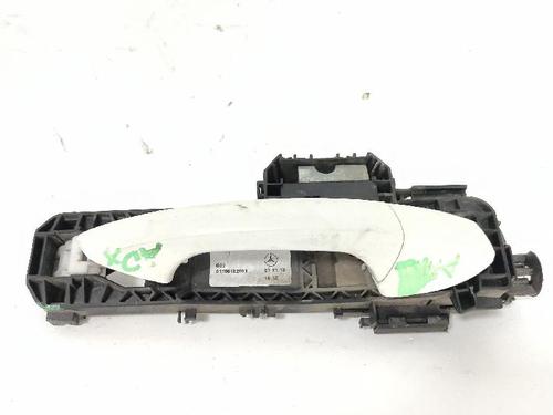 Used Front right exterior door handle MERCEDES-BENZ A-CLASS (W176) A 180 CDI (176.000) (109 hp) 29129933