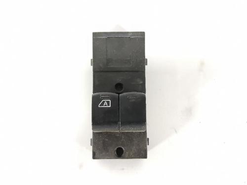 Used Left front window switch NISSAN MICRA III (K12) 1.2 16V (80 hp) 27415876