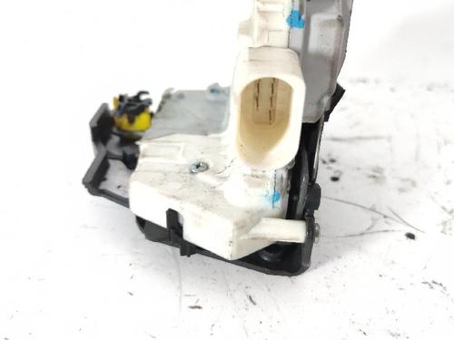 Front right lock AUDI A3 (8P1) 1.6 FSI | BP27423398C97 
