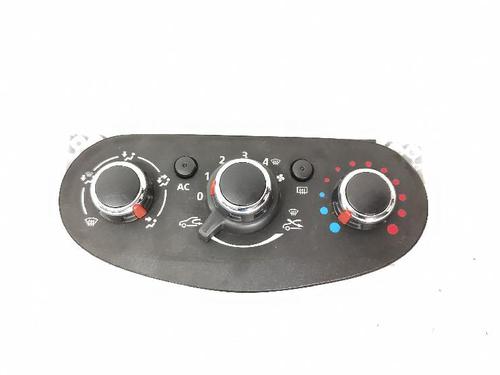 Used Climate control DACIA SANDERO II 1.5 dCi 75 / Blue dCi 75 (B8JW, B8M4, B8AH, B8M7, B8M6) (75 hp) 27419307