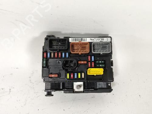 Used Fuse box Fuse box CITROËN C3 II (SC_) 1.4 HDi 70 (SC8HZC, SC8HR0, SC8HP4) (68 hp) 33904329 33904329