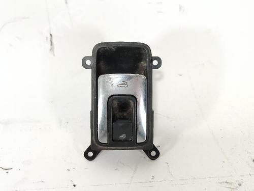 switch-vw-golf-plus-v-5m1-521-2004-2005-2006-2007-2008-2009-2010-2011-2012-2013-33686853 main image