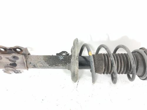 Used Left front shock absorber TOYOTA YARIS (_P13_) 1.0 (KSP130_, KSP130) (69 hp) 27424801