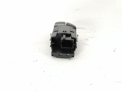Switch BMW 2 Gran Tourer (F46) 218 d | BP27414192I30 