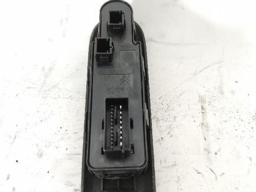 Left front window switch PEUGEOT 3008 I MPV (0U_) 1.6 HDi | BP29697338I27