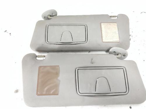 Used Left sun visor SUZUKI GRAND VITARA II (JT, TE, TD) 1.9 DDiS All-wheel Drive (JT419, TD44, JB419WD, JB419XD,... (129 hp) 27421672