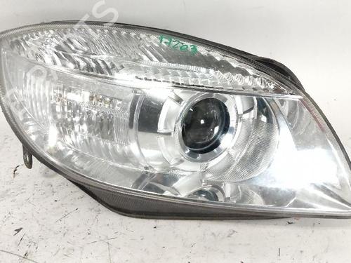 Used Right headlight SKODA ROOMSTER (5J7) 1.4 (86 hp) 27423797