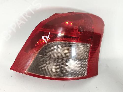Høyre baklys TOYOTA YARIS (_P9_) 1.3 VVT-i (SCP90_, SCP90R) (87 hp) 27423143