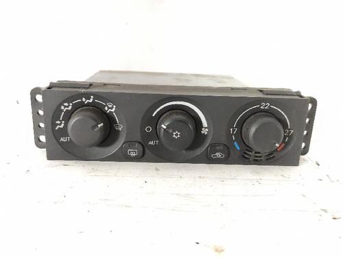 Used Climate control MITSUBISHI PAJERO III Canvas Top (V6_W, V7_W) 3.2 DI-D (V68W, V78W) (165 hp) 31695041