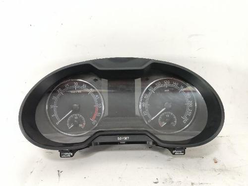 Used Instrument cluster SKODA OCTAVIA III Combi (5E5, 5E6) 2.0 TDI (150 hp) 31826575