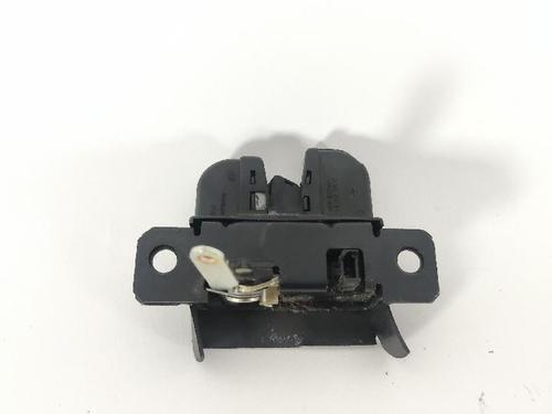 Used Tailgate lock VW BORA I (1J2) 1.6 (102 hp) 27416947