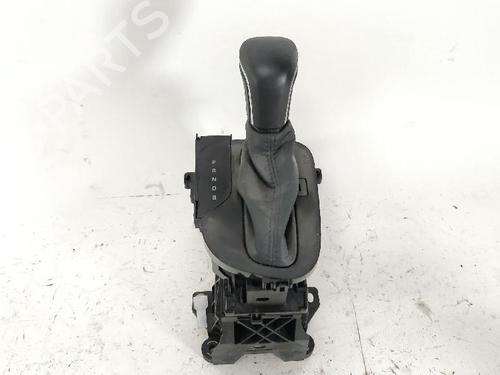 Used Gear lever TOYOTA YARIS (_P21_, _PA1_, _PH1_) 1.5 Hybrid (MXPH10, MXPH11) (116 hp) 27423076