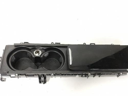 Used Cup/Object holder Cup/Object holder LAND ROVER RANGE ROVER SPORT II (L494) 3.0 SDV6 4x4 (249 hp) 27431357 27431357