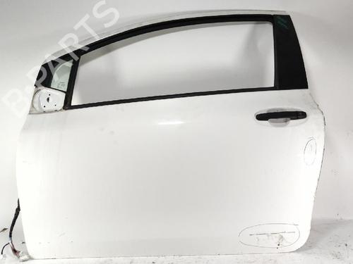 Used Left front door TOYOTA YARIS (_P9_) 1.0 VVT-i (KSP90_, KSP90R) (69 hp) 27416156