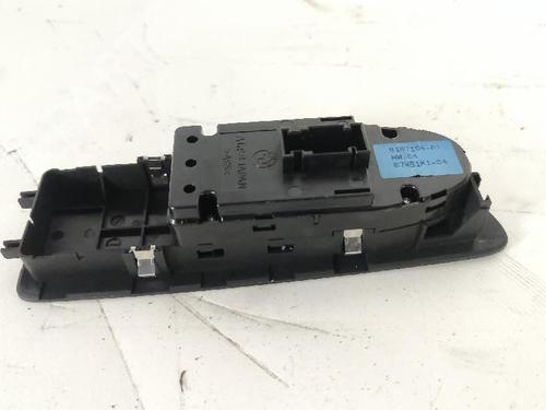 Left front window switch BMW 1 (E81) 116 i | BP39463853I27 - Image 3