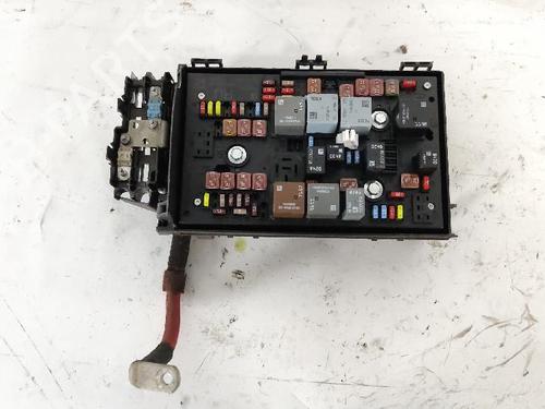 Used Fuse box Fuse box 37629890 37629890