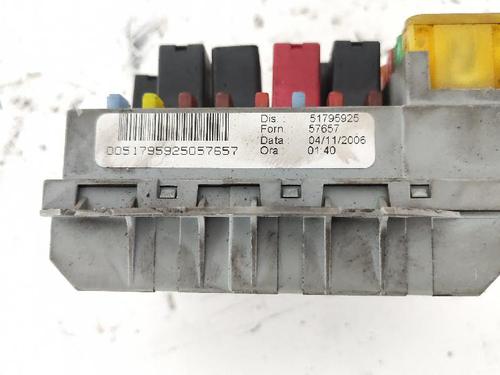 Fuse box LANCIA MUSA (350_) 1.3 D Multijet (350.AXG11, 350.AXG1A) | BP28449650E1