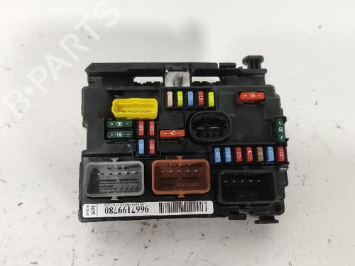 fuse-box-citroen-c3-picasso-sh_-2008-27422334 main image