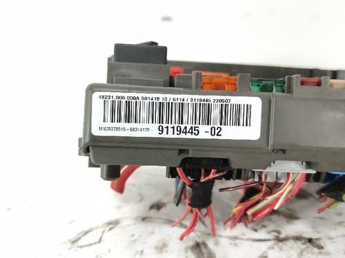Fuse box BMW 3 Convertible (E93) 320 i | BP36833865E1 - Image 3