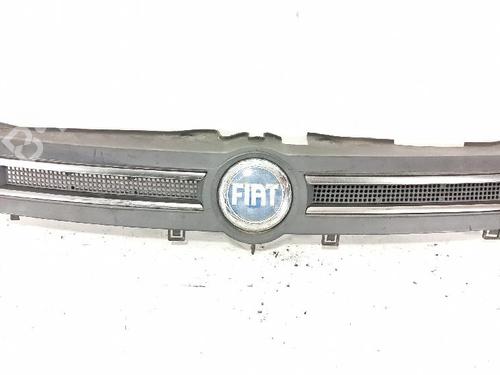 Used Grille FIAT PANDA (169_) 1.2 (169.AXB11, 169.AXB1A) (60 hp) 27416984
