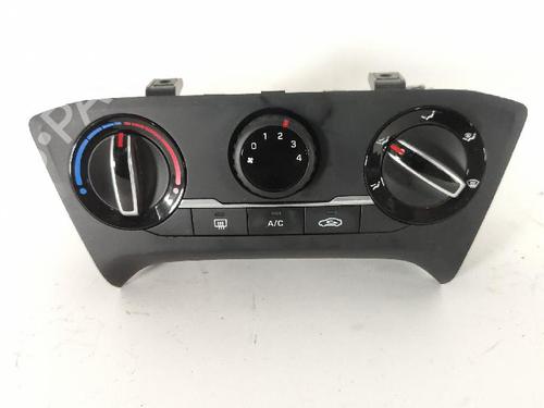 climate-control-hyundai-i20-active-ib-gb-2015-2016-2017-2018-2019-2020-2021-40038931 main image