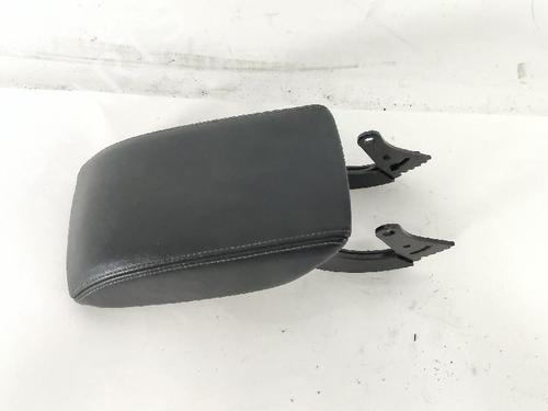 Used Armrest / Center console Armrest / Center console 39400056 39400056