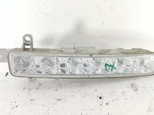 right-headlight-citroen-c3-picasso-sh_-2008-27419108 main image