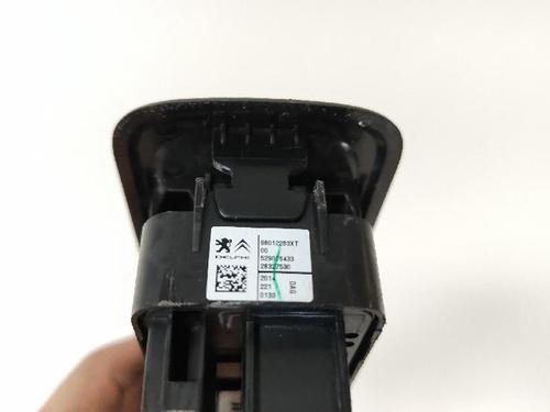 Left front window switch CITROËN C3 II (SC_) 1.2 VTi 82 | BP32490968I27 - Image 3