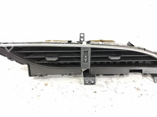 Used Air vent TOYOTA YARIS (_P13_) 1.4 D (NLP130_, NLP130) (90 hp) 27425197