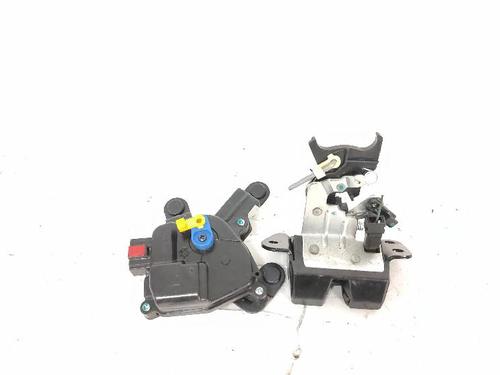 Used Tailgate lock HYUNDAI i10 I (PA) 1.1 (67 hp) 27428711