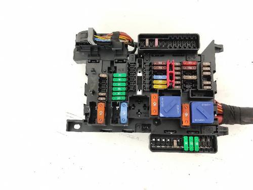 Used Fuse box Fuse box 38615873 38615873