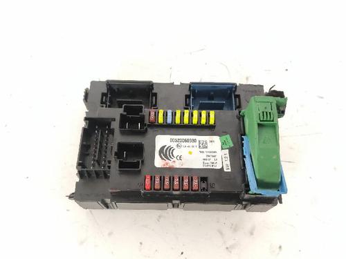 fuse-box-fiat-500x-334_-2014-40278971 main image