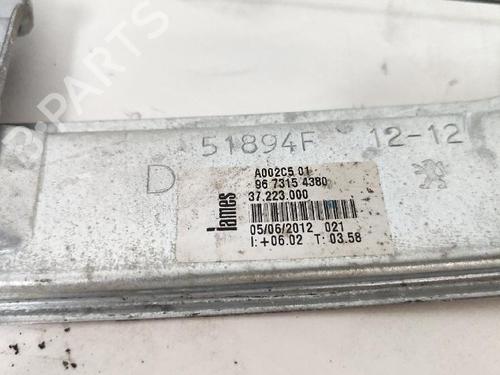 Front right window mechanism PEUGEOT 208 I (CA_, CC_) 1.2 VTI 82 | BP27428802C23