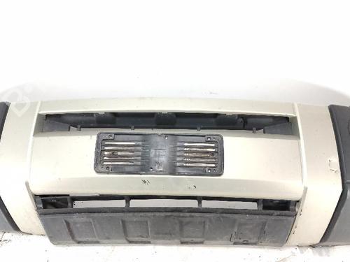 Used Front bumper LAND ROVER DISCOVERY III (L319) 2.7 TD 4x4 (190 hp) 27428836