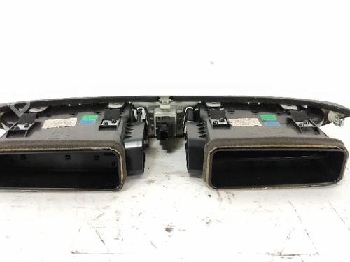 Air vent NISSAN QASHQAI II (J11, J11_) 1.5 dCi | BP30718912I21