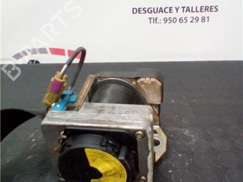 Cinto de segurança frente esquerdo VW GOLF IV (1J1) 1.4 16V (75 hp) 27847760