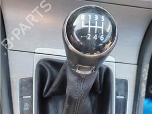 Used Gear lever VW GOLF VII (5G1, BQ1, BE1, BE2) 1.4 TSI (122 hp) 27850712