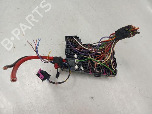 Used Fuse box Fuse box 39434265 39434265
