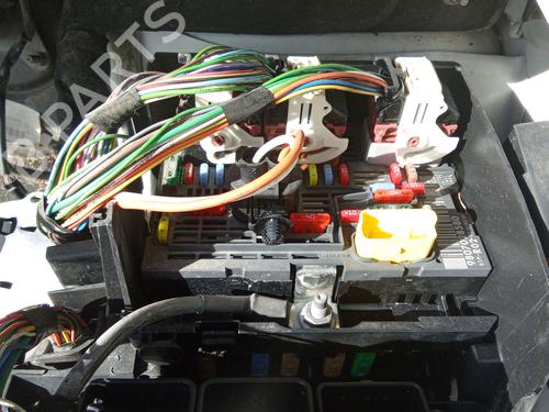 Boîte à Fusibles PEUGEOT 5008 II (MC_, MJ_, MR_, M4_) 1.6 BlueHDi 115 (MCBHXH, MCBHXW) (116 hp) 29998502