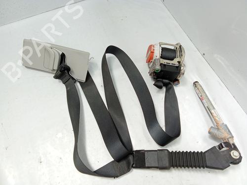 front-left-seatbelt-renault-kadjar-ha_-hl_-2015-36255527 main image