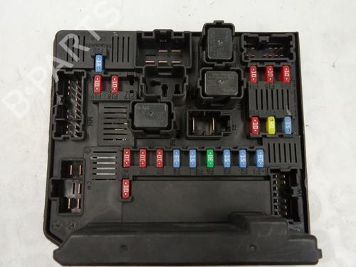 Used Fuse box Fuse box 32461589 32461589