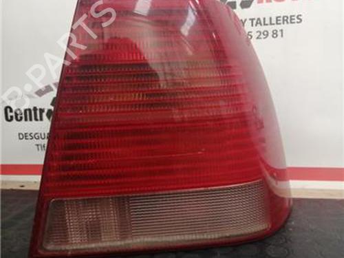 Højre baglygte VW BORA I (1J2) 1.6 (101 hp) 27841575