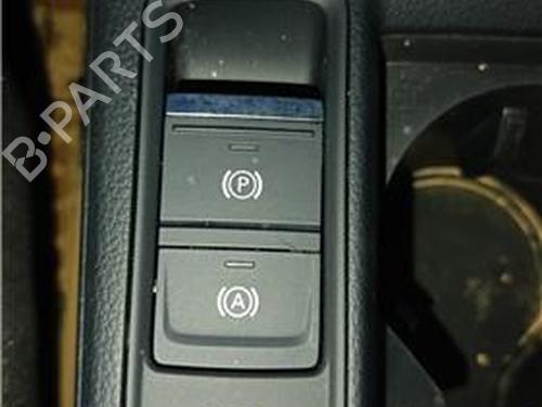 Used Electric handbrake AUDI Q3 Sportback (F3N) 35 TDI (150 hp) 27683027
