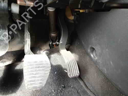 pedal-citroen-c4-cactus-2014-39883453 main image