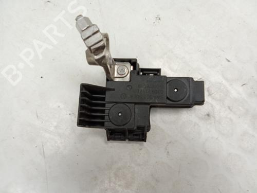 Used Fuse box Fuse box 37540388 37540388